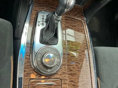 Used 2017 Nissan Armada SV AWD/4WD image 9