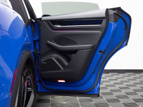 New 2026 Porsche Macan 4S Electric image 28