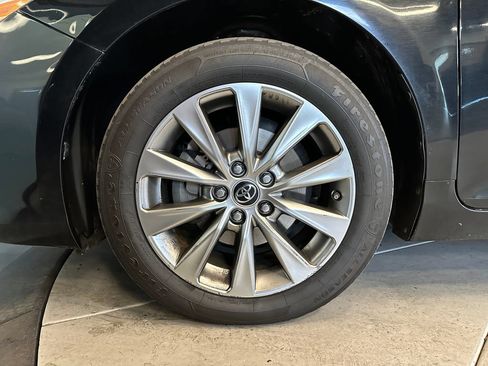 Used 2015 Toyota Camry XLE w/ Moonroof Package FWD image 26