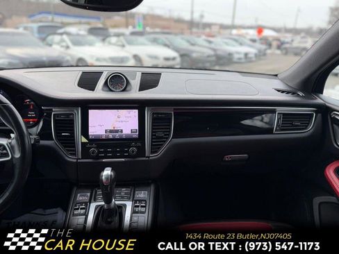 Used 2017 Porsche Macan image 28