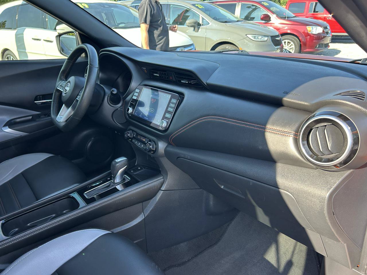 Used 2023 Nissan Kicks SR w/ SR Premium Package FWD image 8