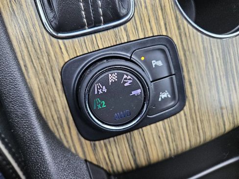 Used 2017 GMC Acadia Denali w/ Technology Package image 23