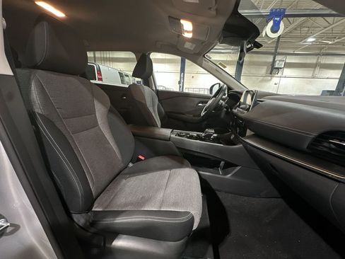 Used 2022 Nissan Rogue SV image 24