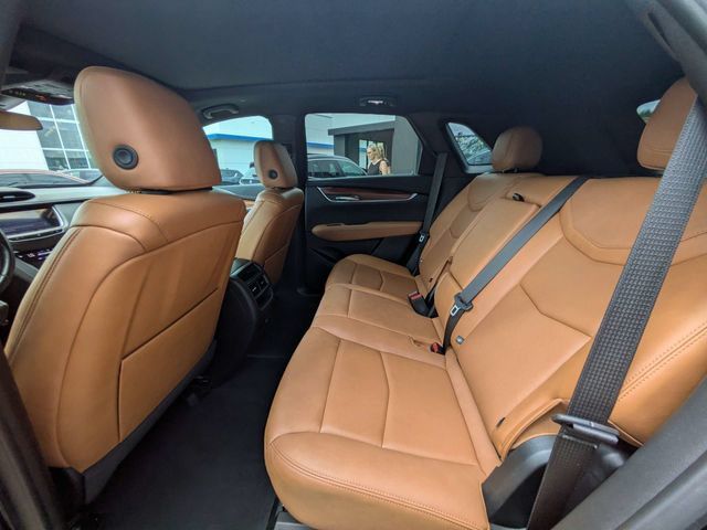 Used 2021 Cadillac XT5 Premium Luxury FWD image 10