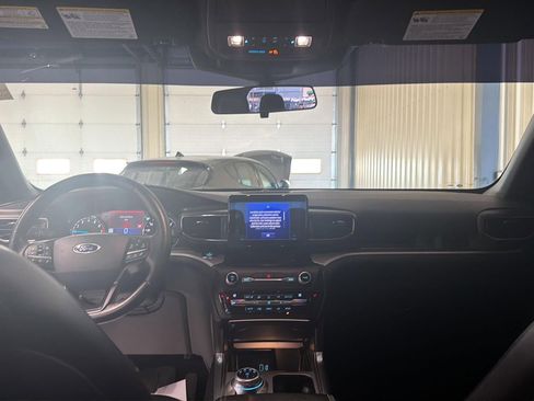 Used 2020 Ford Explorer XLT w/ Equipment Group 202A image 28