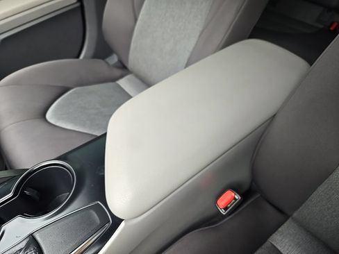 Used 2019 Toyota Camry LE FWD image 30