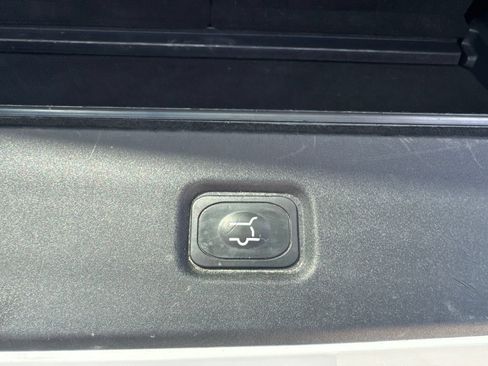 Used 2025 Ford Expedition Platinum AWD/4WD image 14