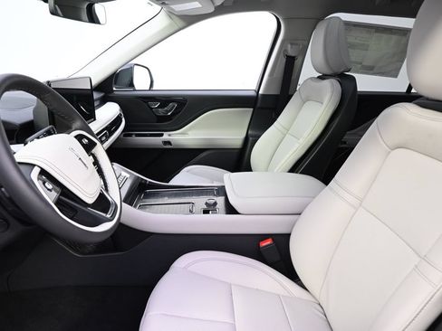 New 2026 Lincoln Aviator AWD w/ Jet Appearance Package image 13