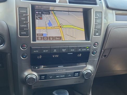 Used 2018 Lexus GX 460 Premium w/ Premium Package AWD/4WD image 27