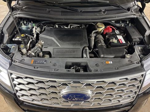 Used 2019 Ford Explorer Platinum AWD/4WD image 17