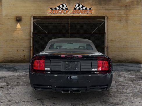 Used 2006 Ford Mustang GT RWD image 8