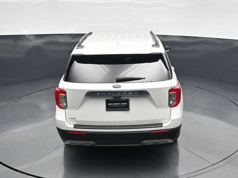 Certified 2021 Ford Explorer XLT w/ Equipment Group 202A RWD image 38