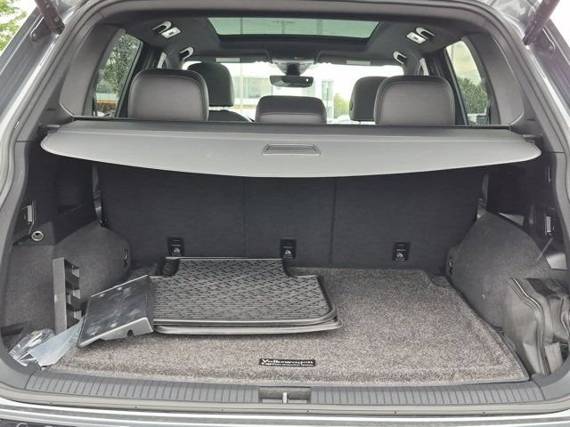 Used 2023 Volkswagen Tiguan SEL R-Line AWD/4WD image 18