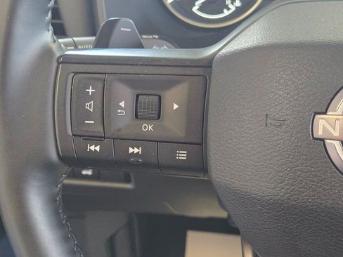 Used 2025 Nissan Rogue SV image 15