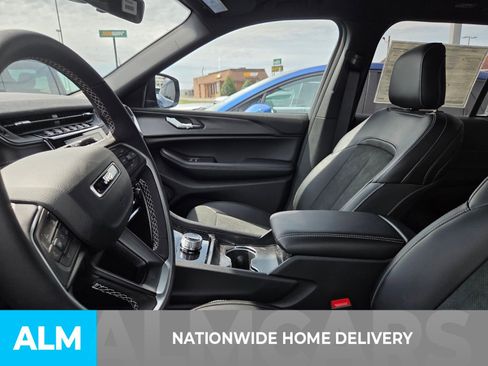 Used 2025 Jeep Grand Cherokee Altitude RWD image 5