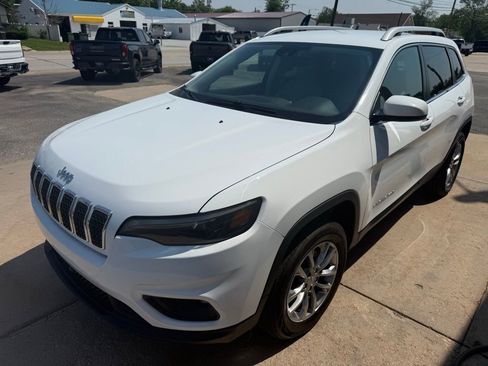 Certified 2021 Jeep Cherokee Latitude Lux w/ Mopar Interior Package image 6
