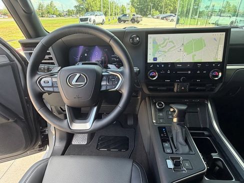 Used 2025 Lexus GX 550 w/ Cold Area Package AWD/4WD image 26