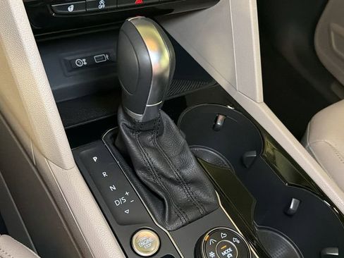 Used 2019 Volkswagen Atlas SEL R-Line image 32