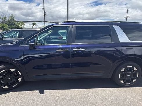 Used 2025 Kia Carnival EX FWD image 5