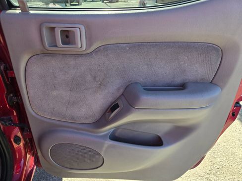 Used 2004 Toyota Tacoma PreRunner image 16