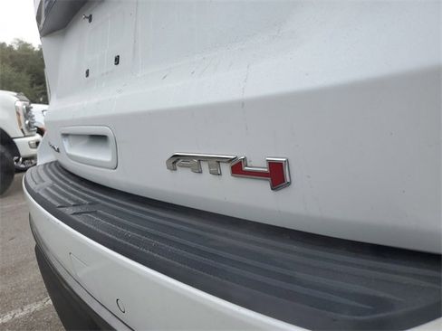 Used 2024 GMC Yukon AT4 w/ Technology Package image 8