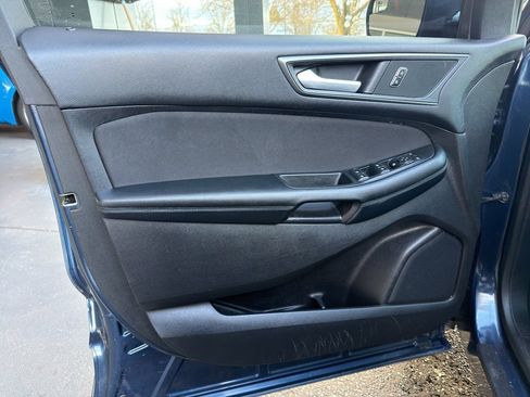 Used 2017 Ford Edge SE image 15