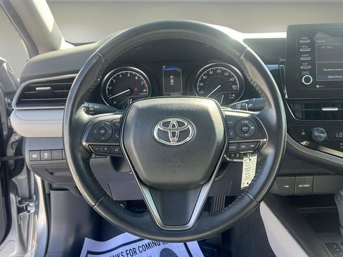 Used 2024 Toyota Camry SE image 11