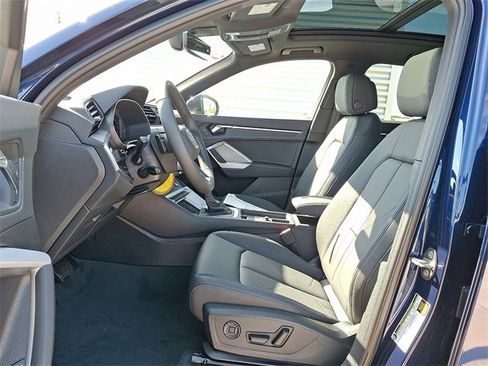 New 2025 Audi Q3 2.0T Premium image 9