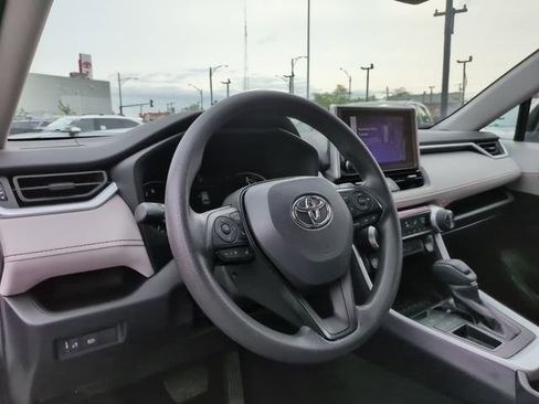 Used 2025 Toyota RAV4 XLE FWD image 23