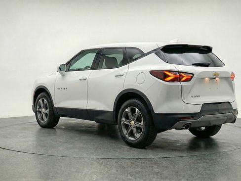 Used 2025 Chevrolet Blazer LT FWD image 6