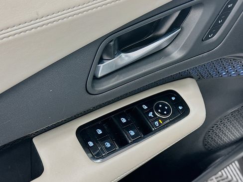 Used 2024 Nissan Ariya AWD image 15