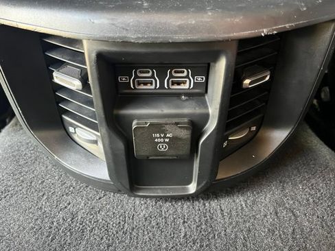 Used 2022 RAM 2500 Laramie AWD/4WD image 32
