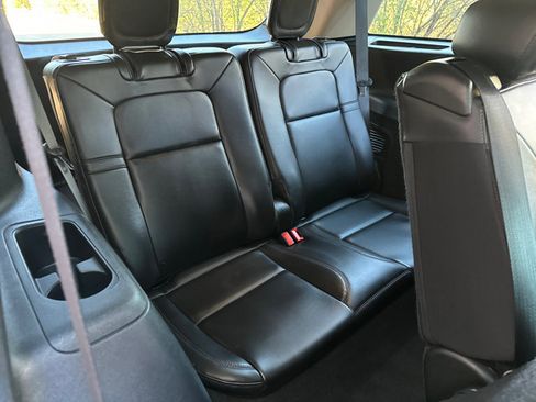 Used 2024 Lincoln Aviator AWD image 34