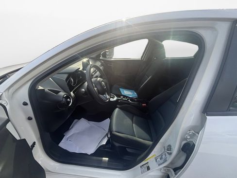 Used 2017 Toyota Yaris iA image 11