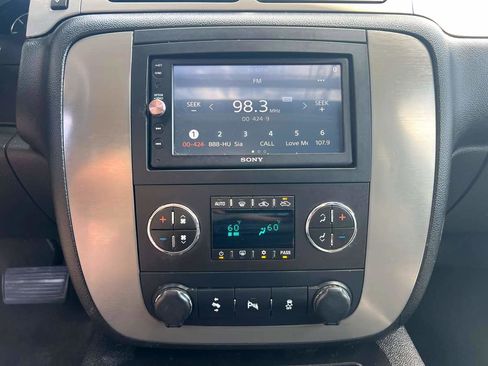 Used 2012 Chevrolet Avalanche LT w/ Suspension Package, Off-Road image 4