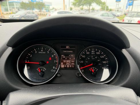Used 2011 Nissan Rogue SV FWD image 48