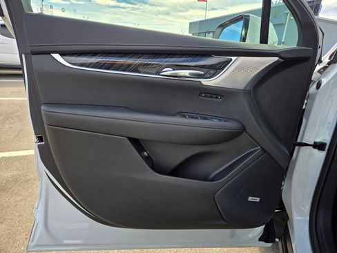 Used 2023 Cadillac XT6 Premium Luxury image 24