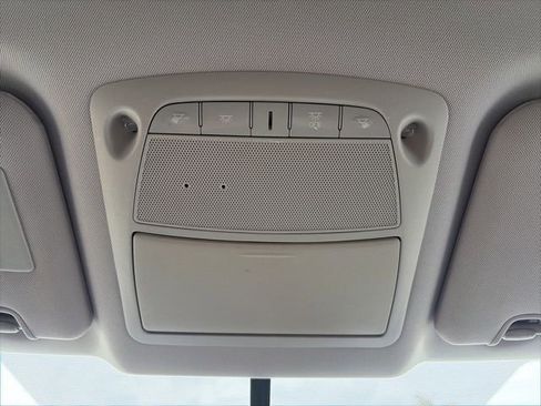 Used 2017 Nissan Rogue SV FWD image 21