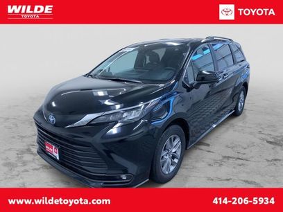 Certified 2025 Toyota Sienna XLE