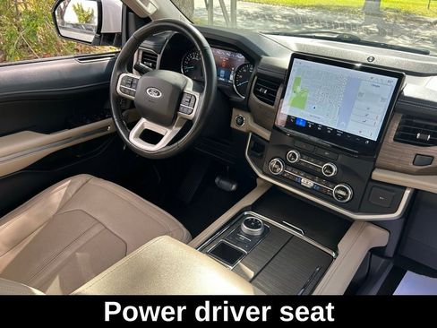 Used 2022 Ford Expedition Limited image 11