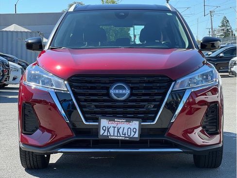 Used 2024 Nissan Kicks SV FWD image 2