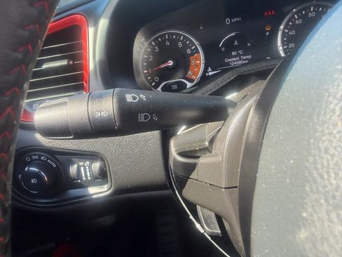 Used 2019 Jeep Renegade Trailhawk w/ LED Lighting Group AWD/4WD image 23