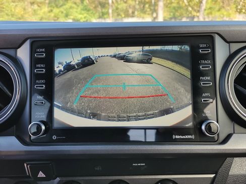 Used 2020 Toyota Tacoma TRD Sport image 15