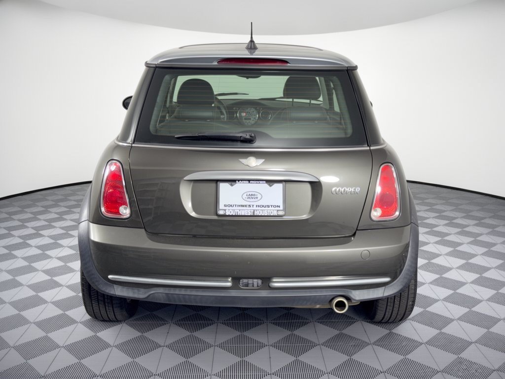 Used 2006 MINI Cooper Hardtop FWD image 11