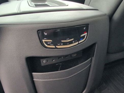 Used 2020 Cadillac Escalade Premium Luxury RWD image 6