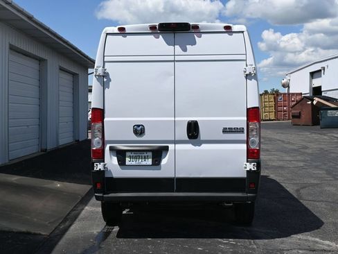 Used 2025 RAM ProMaster 2500 w/ Convenience Group FWD image 10