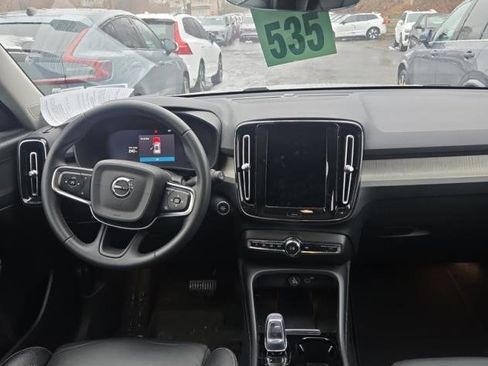 Used 2023 Volvo XC40 B5 Plus w/ Protection Package Premier image 4