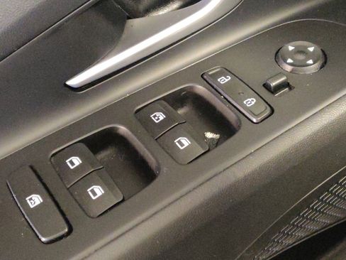 Used 2023 Hyundai Elantra SEL FWD image 27