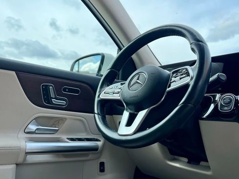 Certified 2023 Mercedes-Benz GLA 250 4MATIC image 16