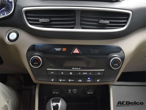 Used 2019 Hyundai Tucson SEL image 16